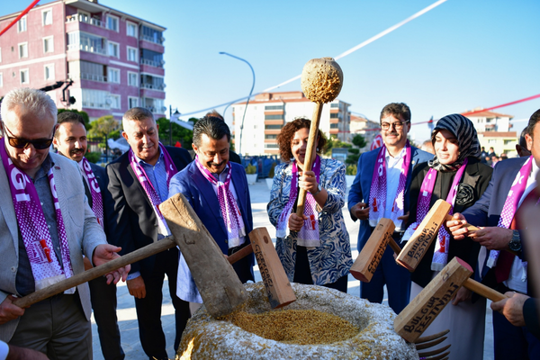 Vali Demiryürek, Çiçekdağı Bulgur Festivali'ne katıldı