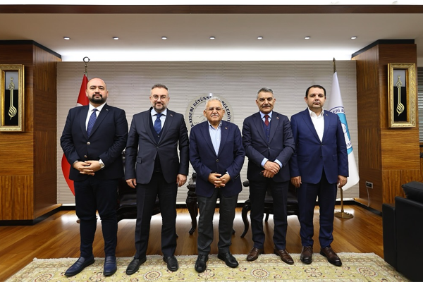 Başkan Büyükkılıç'a ziyaretler sürüyor