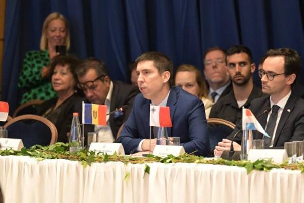 Popșoi, Yunanistan'ın Moldova Büyükelçisi Krikos ile görüştü