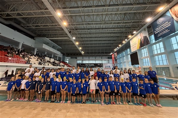 ÇBSK yüzme takımlarından 102 madalya