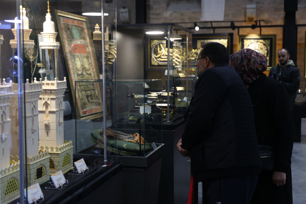 Konya'da “Mukaddes Emanetler” sergisi Konyalılarla buluştu