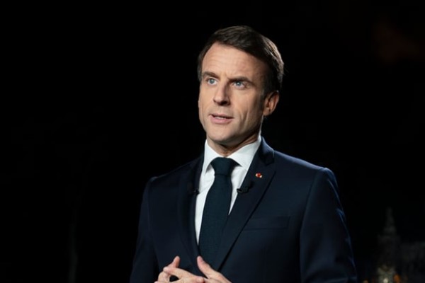 Macron: Fransa, barışı destekleme çabalarını sürdürecek