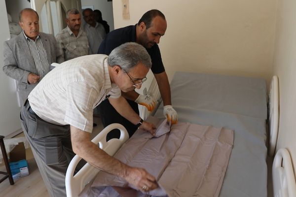 Van’da yatağa bağımlı vatandaşlara hasta yatağı desteği