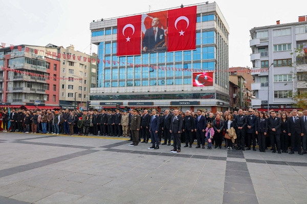Uşak’ta Atatürk, etkinliklerle anıldı