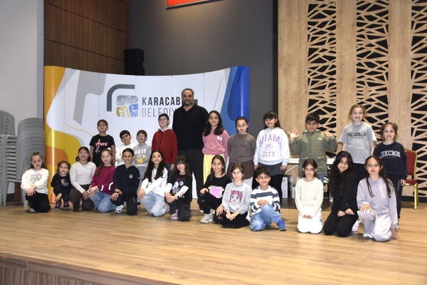Karacabey Belediyesi çocuk tiyatro ekibi kurdu