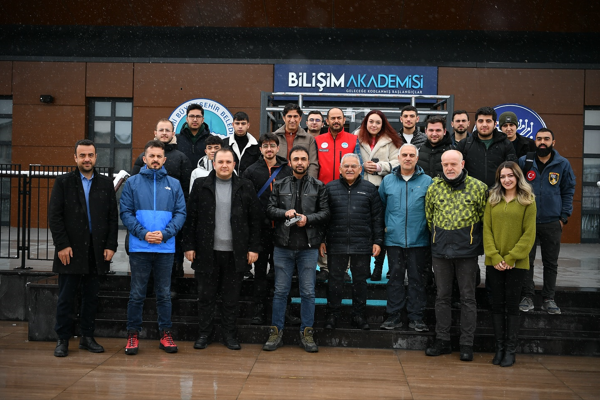 Başkan Büyükkılıç'tan Bilişim Akademisi'ne ziyaret