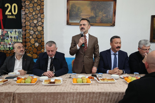 Vali Aktaş, Gölcük Hamidiye Kestane Festivali'ne katıldı