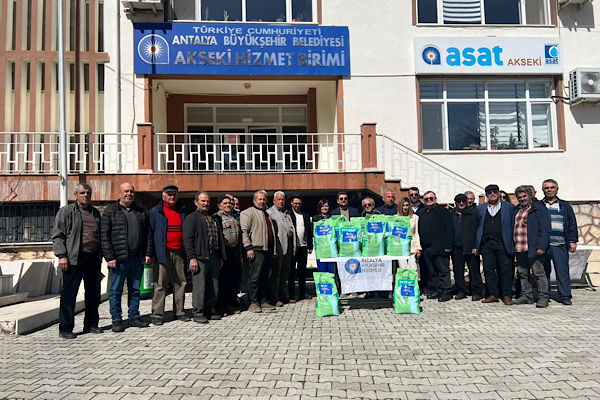 Antalya'dan Akseki çiftçilerine bordo bulamacı hibesi