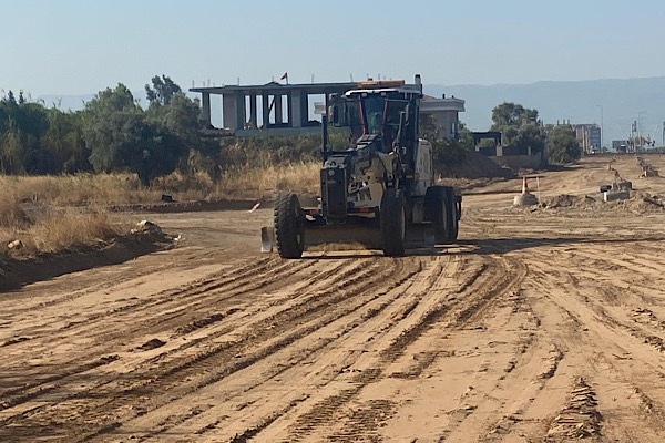 Aydın’da yol yapım ve bakım çalışmaları 17 ilçede sürüyor