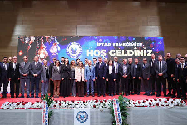 Başkan Vekili Özdemir Korkutelililerle iftarda bir araya geldi