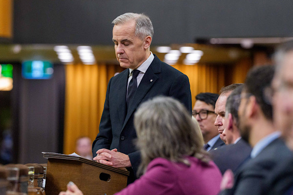 Carney: Her hokey oyuncusu neslinin kahramanları vardır