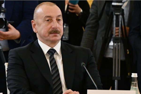 Aliyev, BAE Enerji ve Altyapı Bakanı el-Mezrui kabul etti