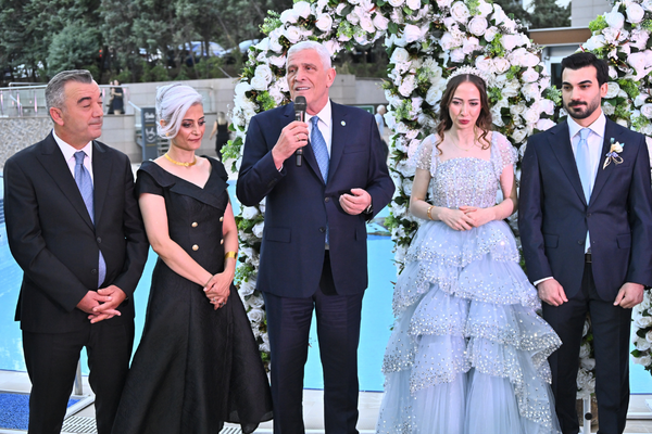 Dervişoğlu, İYİ Parti Trabzon Milletvekili Yavuz Aydın’ın oğlunun nişan törenine katıldı