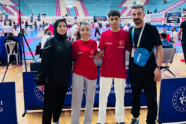 Batmanlı sporcular karate şampiyonasında derece elde etti