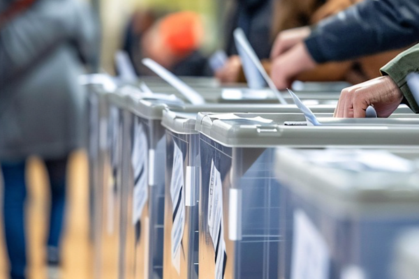 Bakan Yardımcısı Sayan, EMO Ankara Şubesi Genel Kurulu’nda oy kullandı