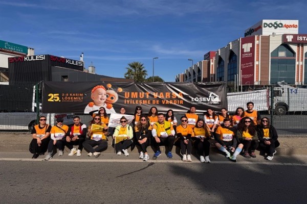 Koşar Adım LÖSEV Takımı Lösemili Çocuklar Haftası’nda koştu