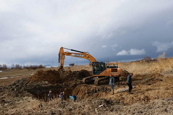 VASKİ ana isale hattındaki arızaya müdahale ediyor