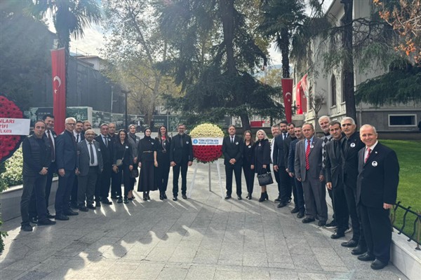 Türk Eğitim-Sen Bursa şubeleri, Atatürk’ü andı 