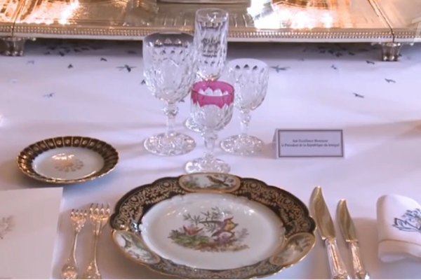  Paris'te Fransa Devlet Başkanı'nın konutu soyuldu