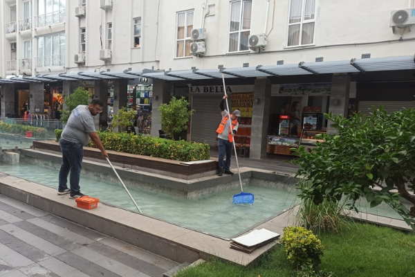 Kemer Liman Caddesi’nde kış öncesi bakım çalışması