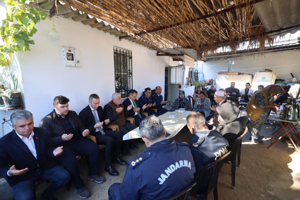 Muğla Valisi Akbıyık, şehit Emrah Kuran'ın ailesini ziyaret etti