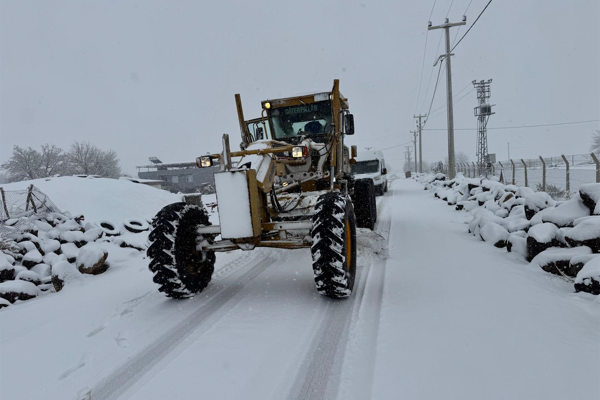 Diyarbakır'a kırsal mahallelerde 572 kilometre yol ulaşıma açıldı