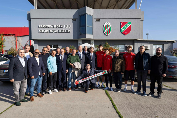Başkan Tugay, Karşıyaka Spor Kulübü ve Göztepe Spor Kulübü'nü ziyaret etti