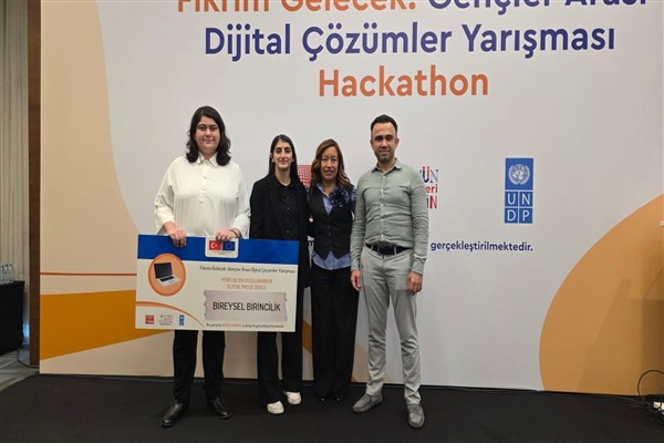 “Fikrim Gelecek” Hackathonu’nda Manisa’ya birincilik geldi