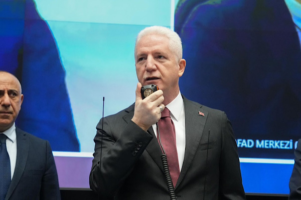 Vali Gül, şampiyon hokey takımını kabul etti